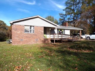 13 LAKEVIEW DR, Selmer, TN 38375
