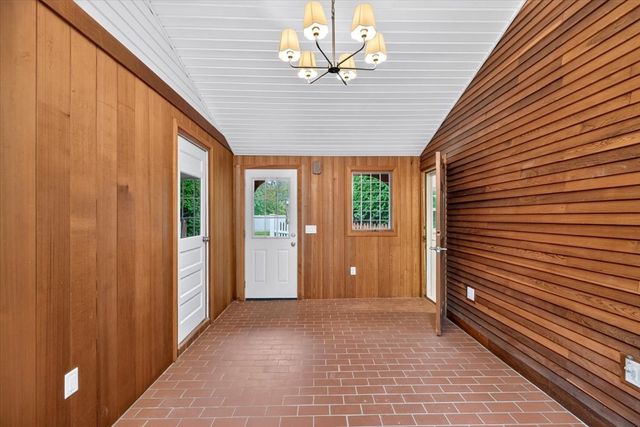 356 Springfield St, Wilbraham, MA 01095