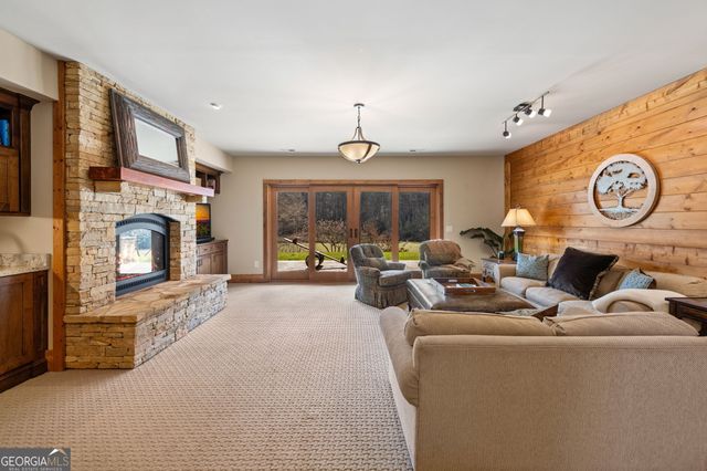 2650 Cutcane Road, Mineral Bluff, GA 30559