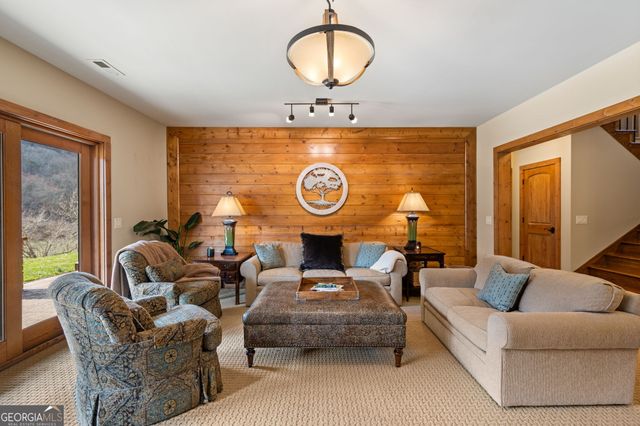 2650 Cutcane Road, Mineral Bluff, GA 30559