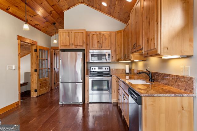 2650 Cutcane Road, Mineral Bluff, GA 30559