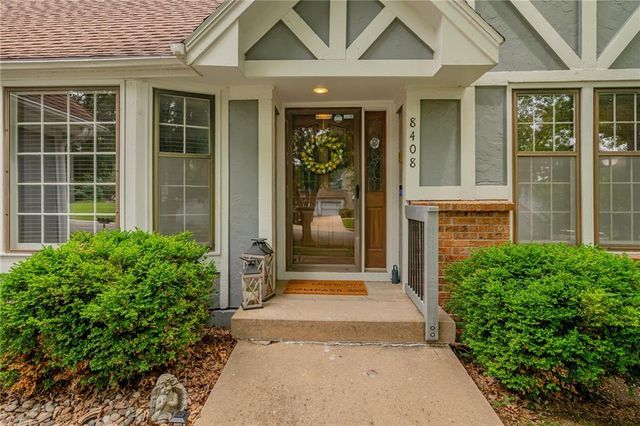 8408 W 115th Street, Overland Park, KS 66210