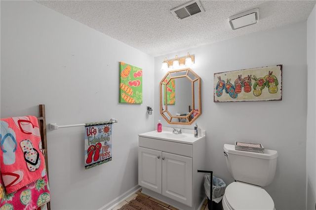 8408 W 115th Street, Overland Park, KS 66210