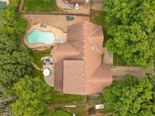 8408 W 115th Street, Overland Park, KS 66210