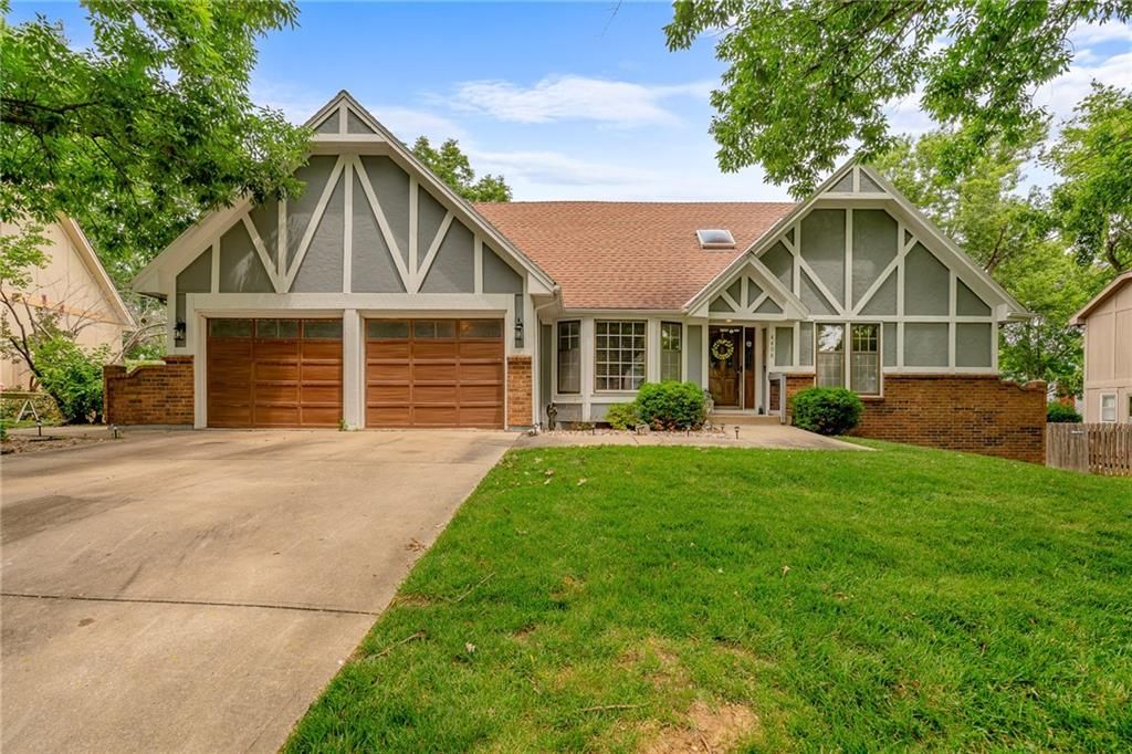 8408 W 115th Street, Overland Park, KS 66210