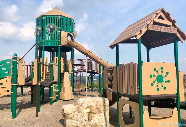 62 Moorland Drive 62, Danbury, CT 06810