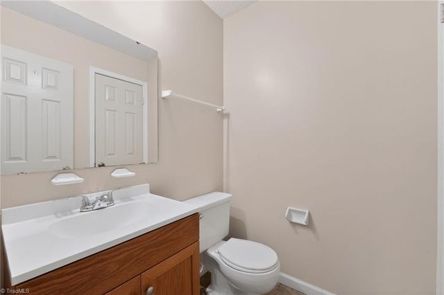 2733 Cottage Place, Greensboro, NC 27455