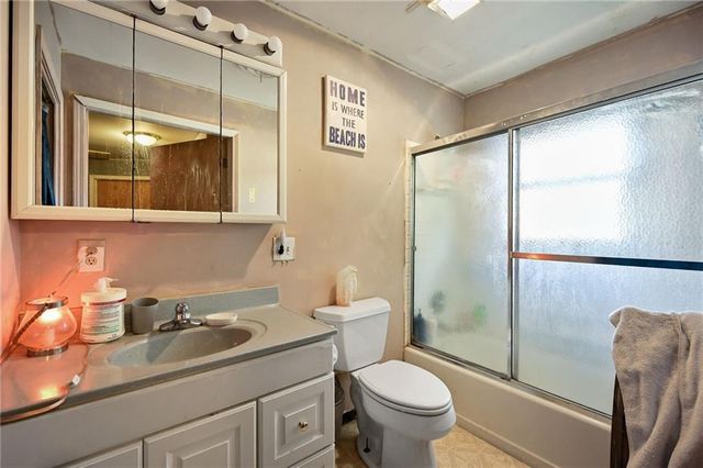 18210 E Union School Road, Independence, MO 64058