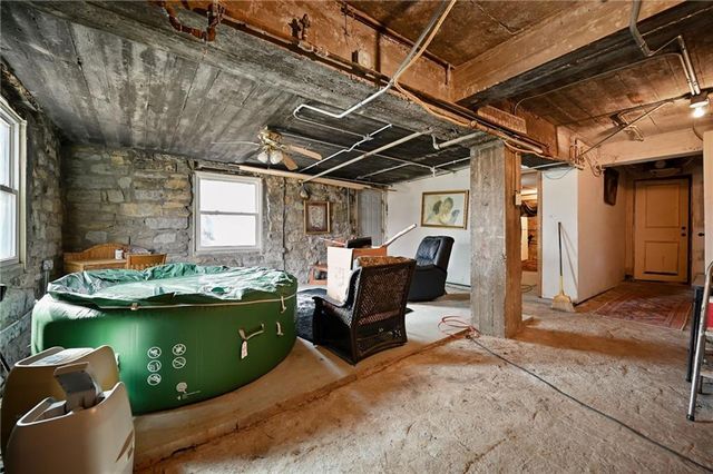 18210 E Union School Road, Independence, MO 64058