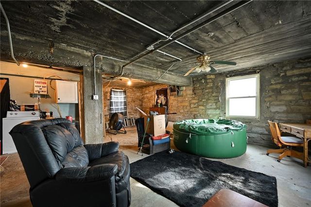 18210 E Union School Road, Independence, MO 64058