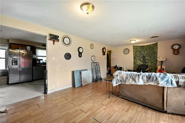 18210 E Union School Road, Independence, MO 64058