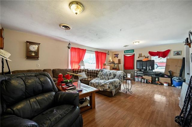 18210 E Union School Road, Independence, MO 64058