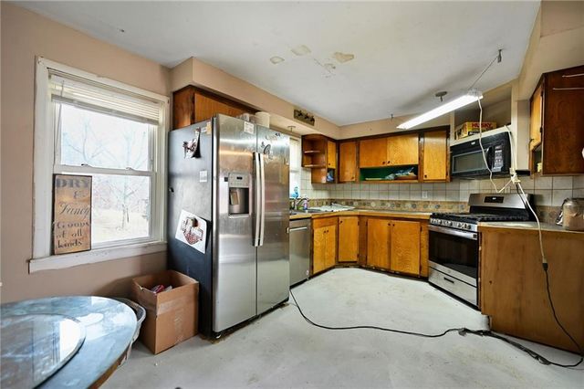 18210 E Union School Road, Independence, MO 64058