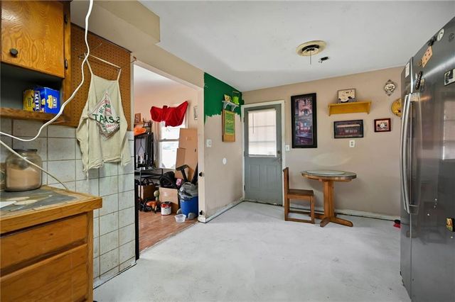 18210 E Union School Road, Independence, MO 64058