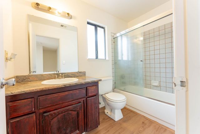 2238 N Carol Avenue, Fresno, CA 93722