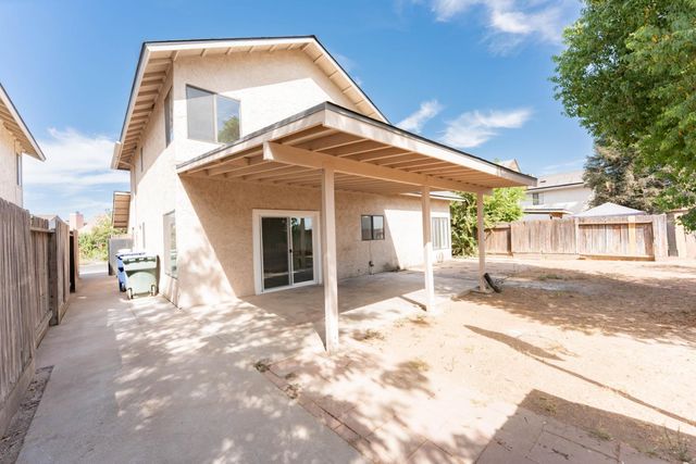 2238 N Carol Avenue, Fresno, CA 93722