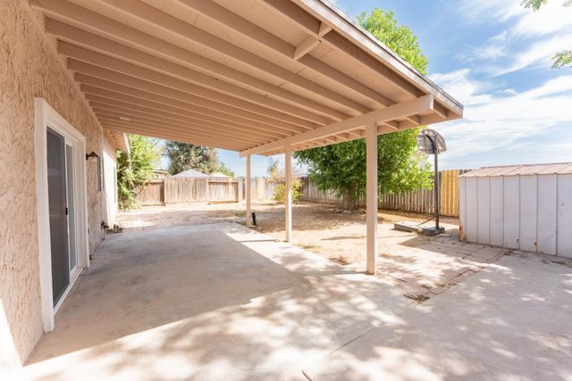 2238 N Carol Avenue, Fresno, CA 93722