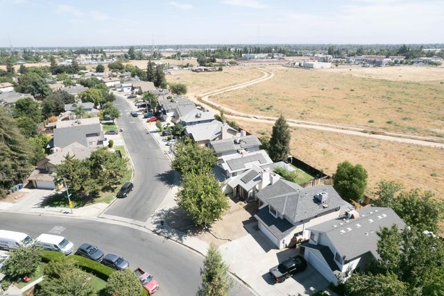 2238 N Carol Avenue, Fresno, CA 93722