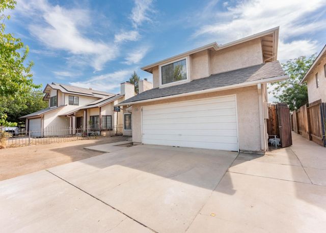 2238 N Carol Avenue, Fresno, CA 93722