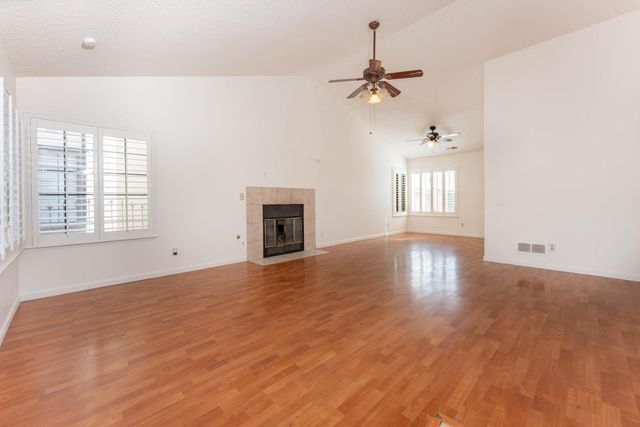 2238 N Carol Avenue, Fresno, CA 93722