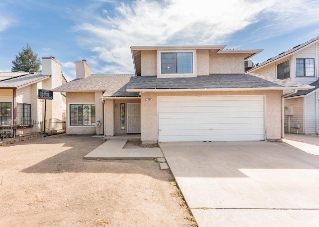 2238 N Carol Avenue, Fresno, CA 93722