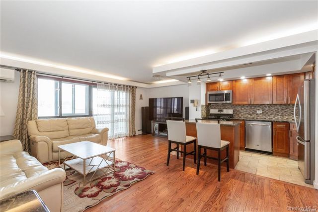 9229 Queens Boulevard 3H, Rego Park, NY 11374