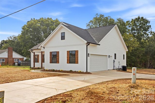 3733 US 70 Highway, Claremont, NC 28610