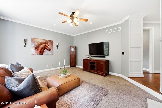 10405 Perwinkle Ct, Louisville, KY 40291