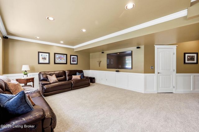 10405 Perwinkle Ct, Louisville, KY 40291
