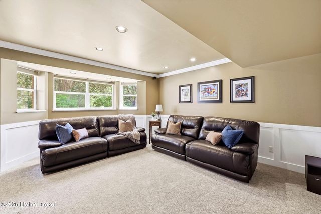 10405 Perwinkle Ct, Louisville, KY 40291