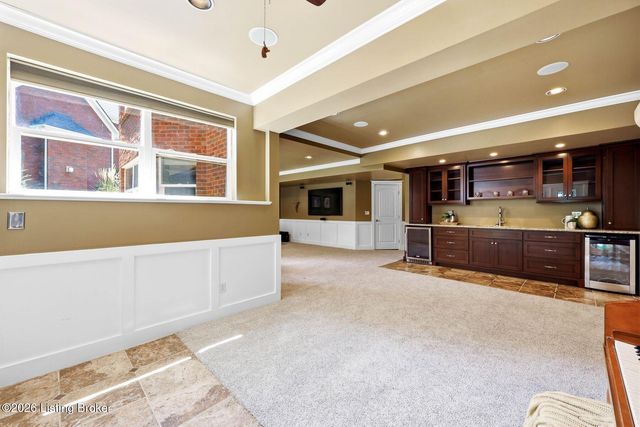 10405 Perwinkle Ct, Louisville, KY 40291