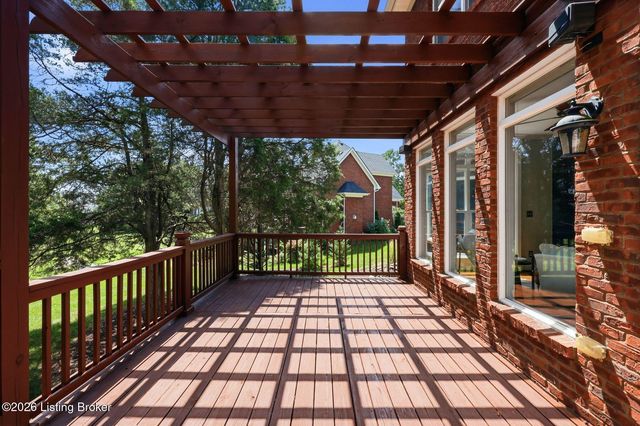10405 Perwinkle Ct, Louisville, KY 40291