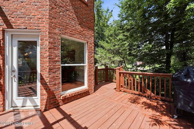 10405 Perwinkle Ct, Louisville, KY 40291