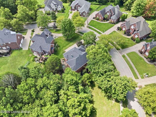 10405 Perwinkle Ct, Louisville, KY 40291