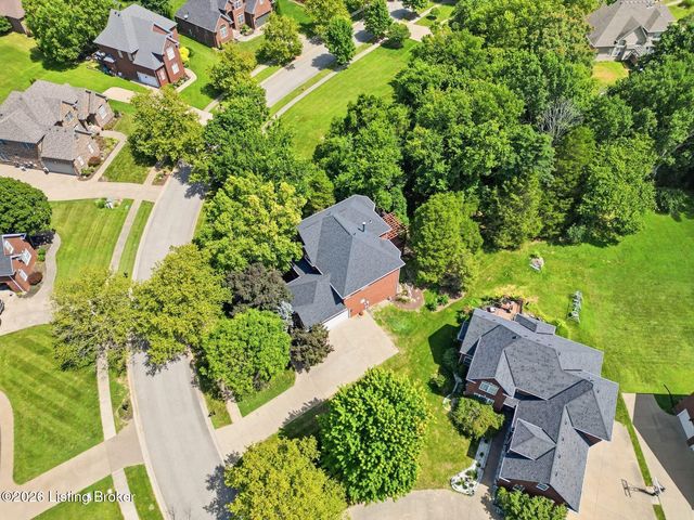 10405 Perwinkle Ct, Louisville, KY 40291
