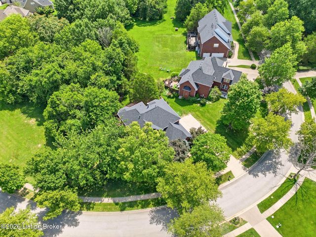 10405 Perwinkle Ct, Louisville, KY 40291