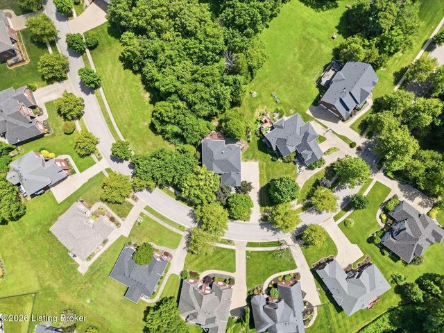 10405 Perwinkle Ct, Louisville, KY 40291