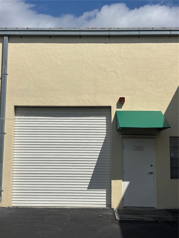 14305 SW 142nd St, Miami, FL 33186