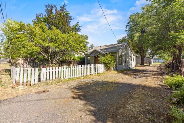 3112 Cannon Avenue, Klamath Falls, OR 97603