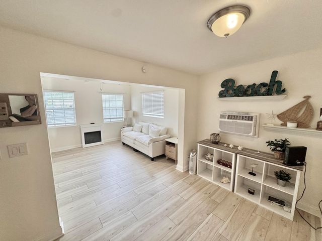 17 S D Street, Lake Worth Beach, FL 33460