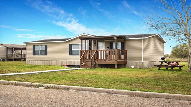 1909 Morenita Dr, Sinton, TX 78387