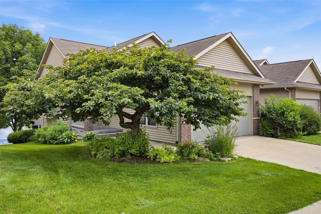 118 Broadmoor Lane, Iowa City, IA 52245