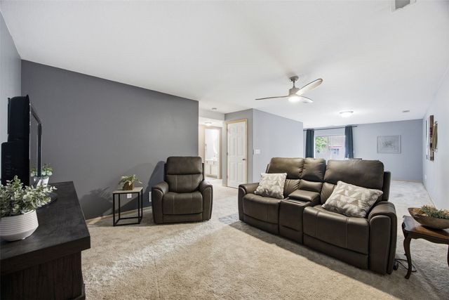 118 Broadmoor Lane, Iowa City, IA 52245