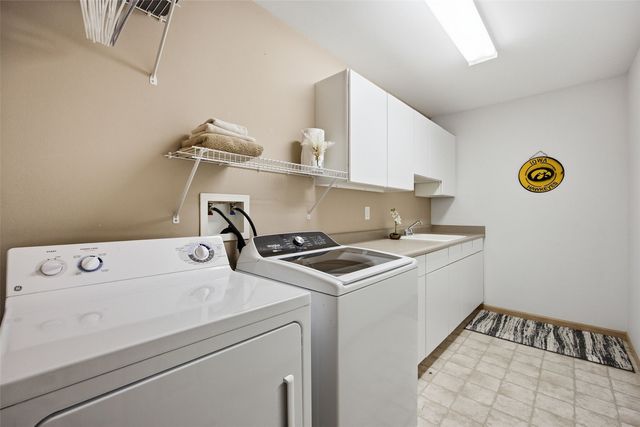 118 Broadmoor Lane, Iowa City, IA 52245