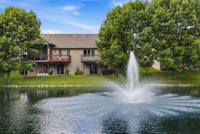 118 Broadmoor Lane, Iowa City, IA 52245