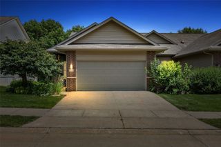118 Broadmoor Lane, Iowa City, IA 52245