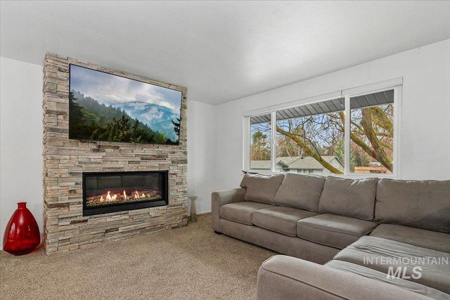 1184 Downing Dr, Eagle, ID 83616