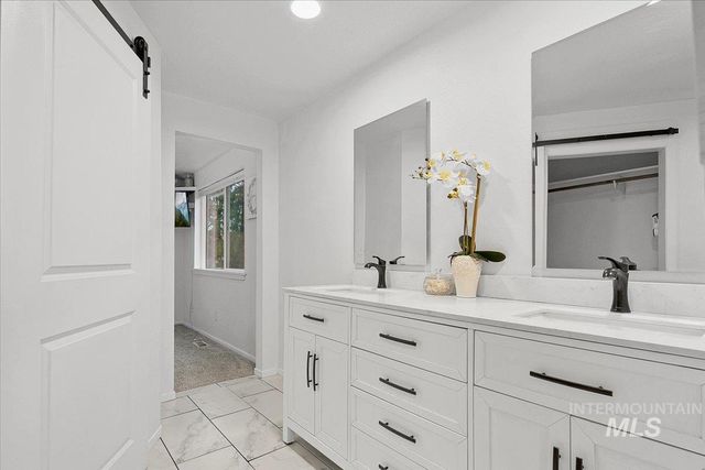 1184 Downing Dr, Eagle, ID 83616