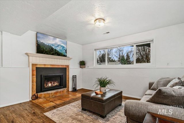 1184 Downing Dr, Eagle, ID 83616