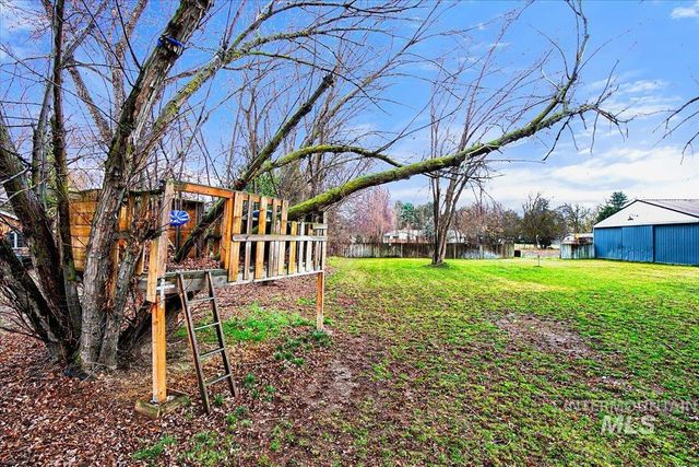 1184 Downing Dr, Eagle, ID 83616